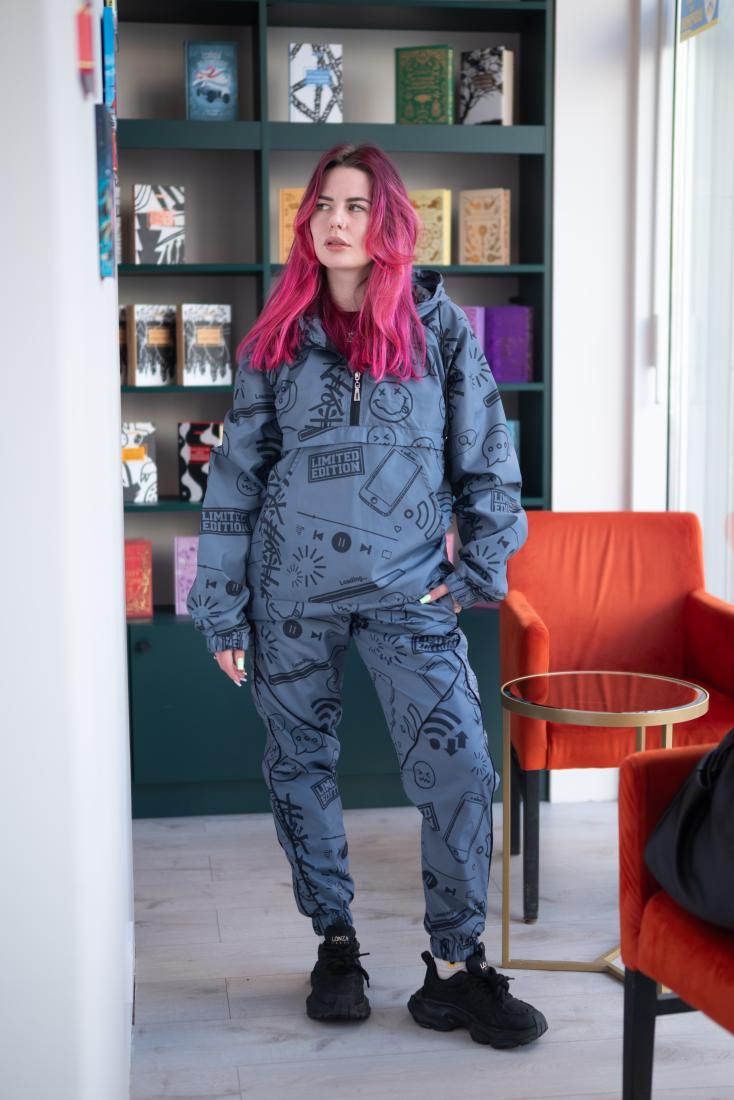 Жіночий костюм DRAPP