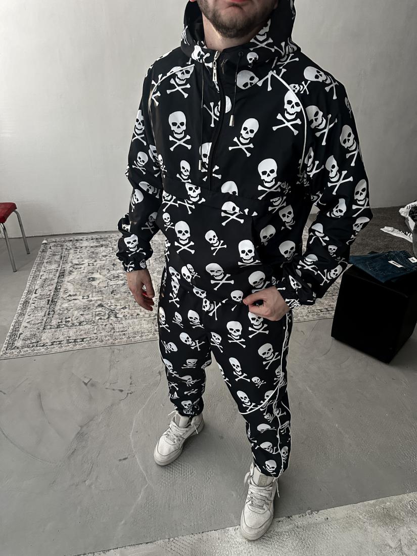 Спортивный костюм