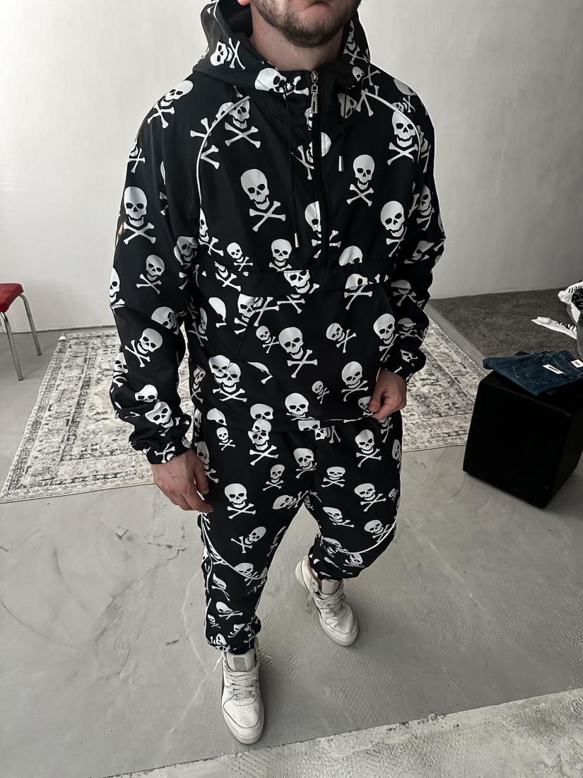 Спортивный костюм