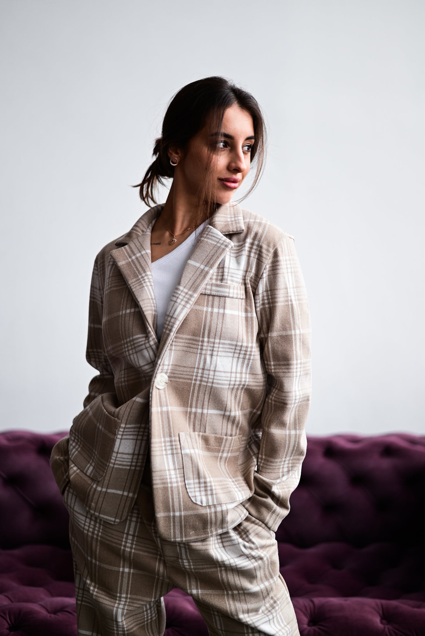 Класичний жіночий костюм DRAPP