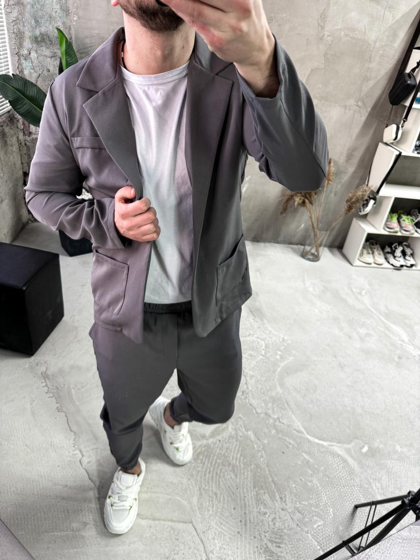 Костюм